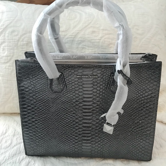 Michael Kors Handbags - *LAST CHANCE*Michael Kors Mercer Convertible Tote